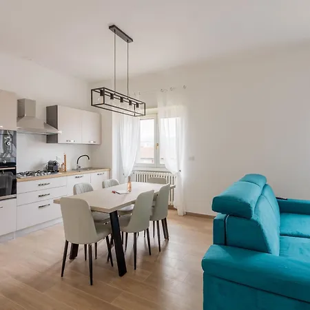 Arya's Corner By The - Parcheggio - Vista *