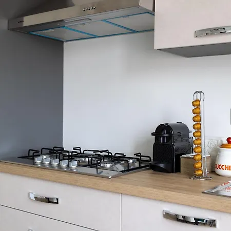 Arya's Corner By The - Parcheggio - Vista Arona