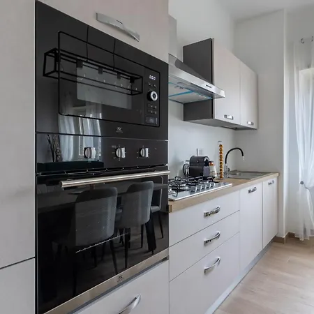 Arya's Corner By The - Parcheggio - Vista Appartement *