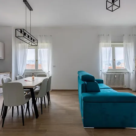 Arya's Corner By The - Parcheggio - Vista Appartement Arona