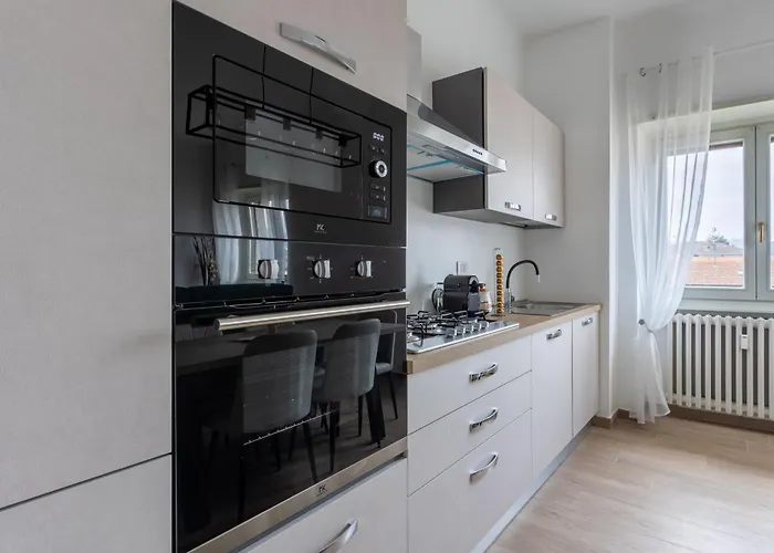 Arya's Corner By The - Parcheggio - Vista Apartamento *