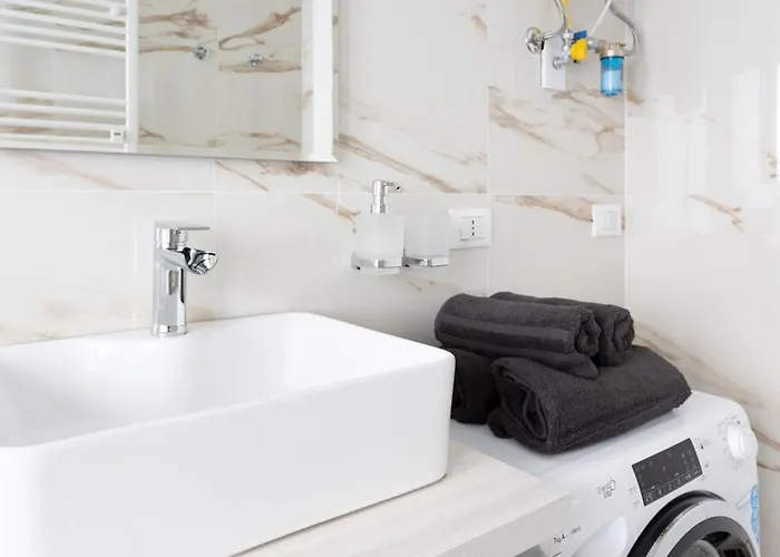Apartamento Arya's Corner By The - Parcheggio - Vista Arona